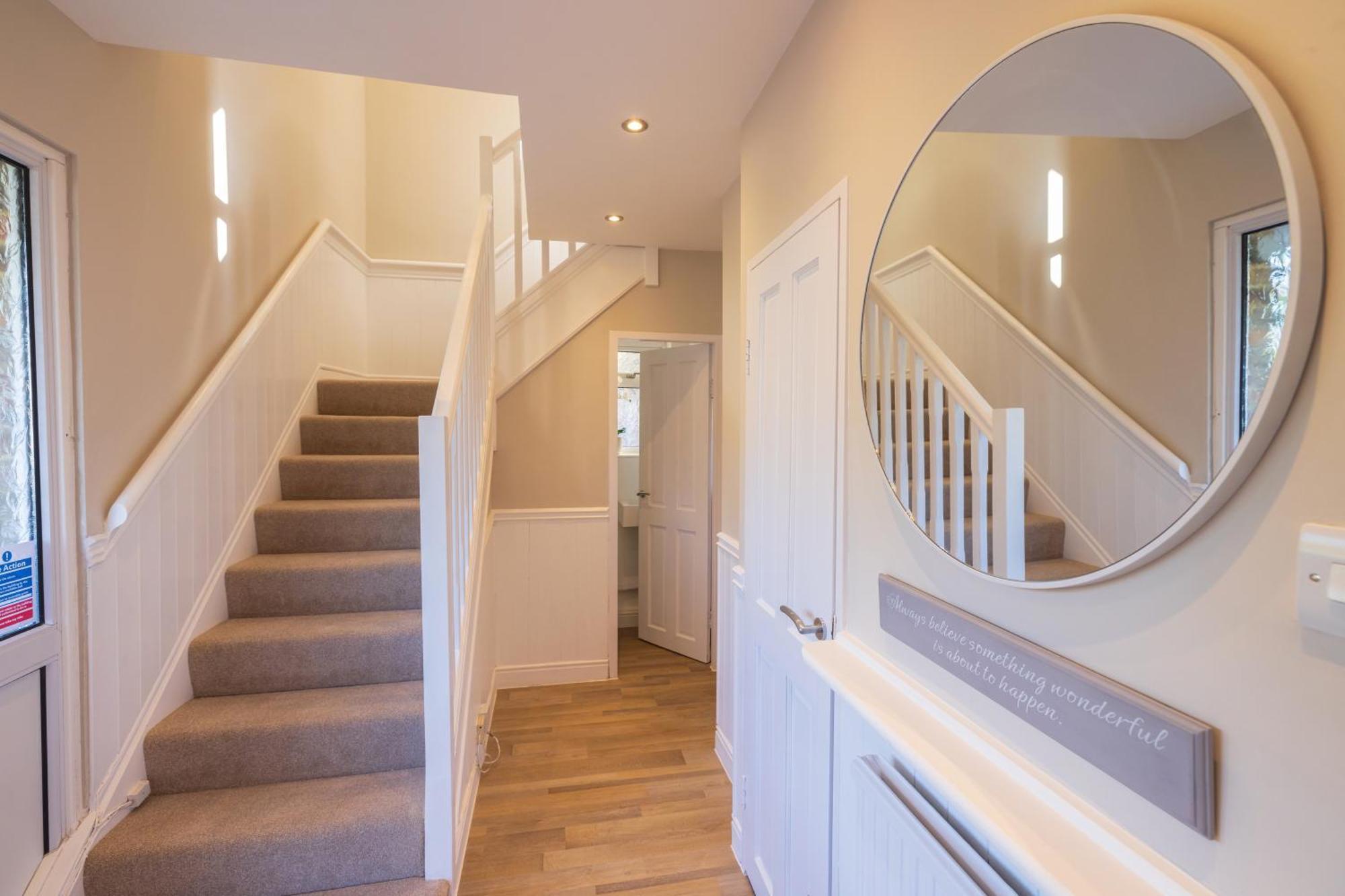 The Secret Garden - West Sussex Villa ครอว์ลีย์ ภายนอก รูปภาพ